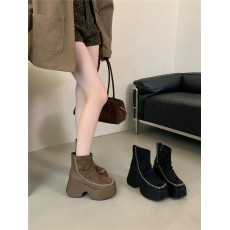 批发欧洲站<b class='q'>学院风</b>高级感厚底马丁靴女时尚英伦风短靴2024冬季新款