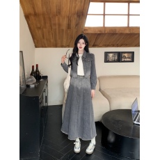 批发<b class='q'>大码</b>女装牛仔裙半身裙套装2026年春季新款胖mm牛仔外套+长裙套装