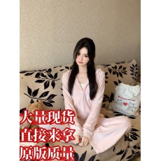 批发famouswang2024年秋季新款气质<b class='q'>天鹅</b>绒粉色温柔休闲套装