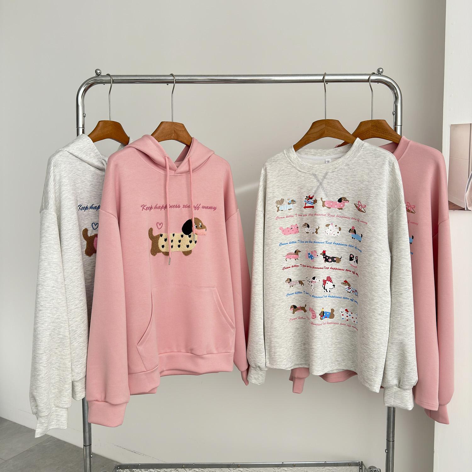 White water girl, my little dog is very cute. Design sense: printed hooded sweatshirt for women, round neck, Korean_voghion.com