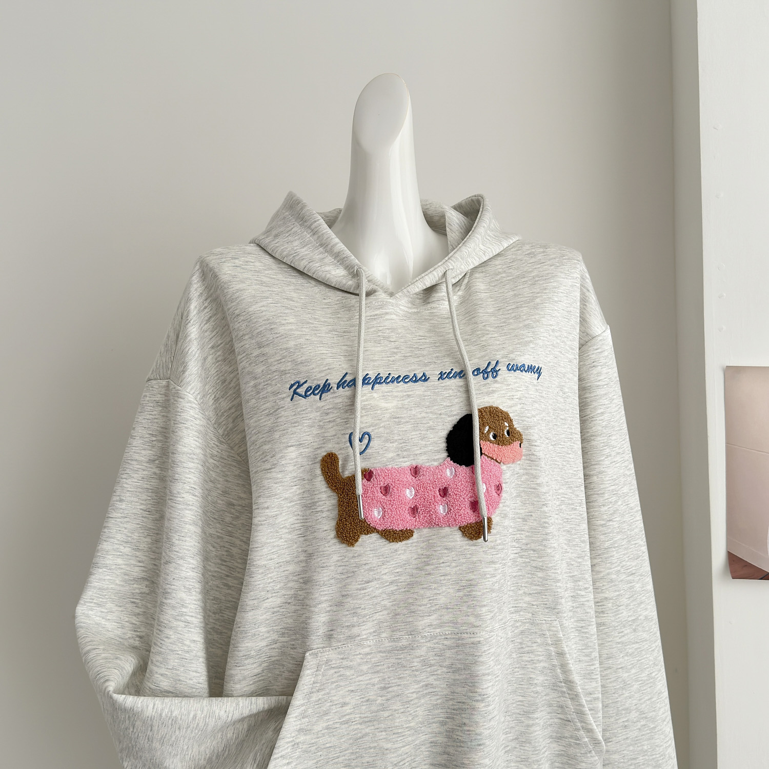 White water girl, my little dog is very cute. Design sense: printed hooded sweatshirt for women, round neck, Korean_voghion.com