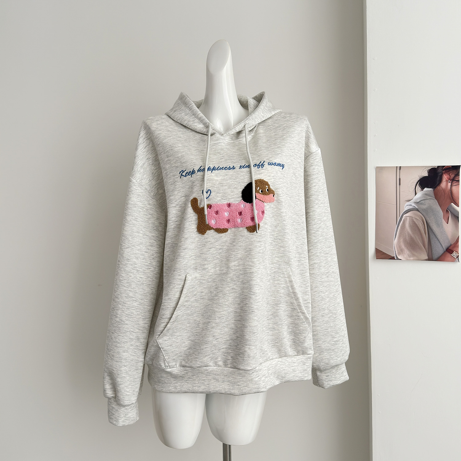 White water girl, my little dog is very cute. Design sense: printed hooded sweatshirt for women, round neck, Korean_voghion.com
