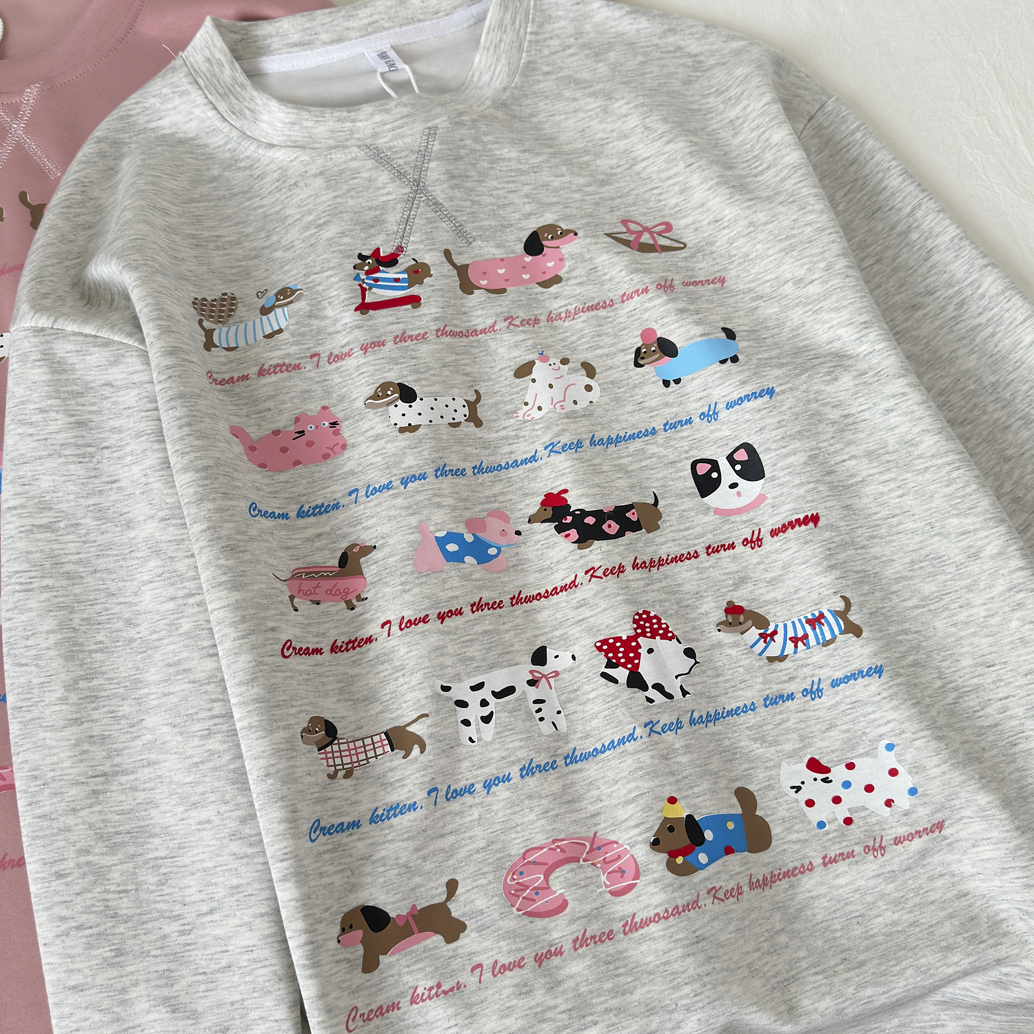 White water girl, my little dog is very cute. Design sense: printed hooded sweatshirt for women, round neck, Korean_voghion.com