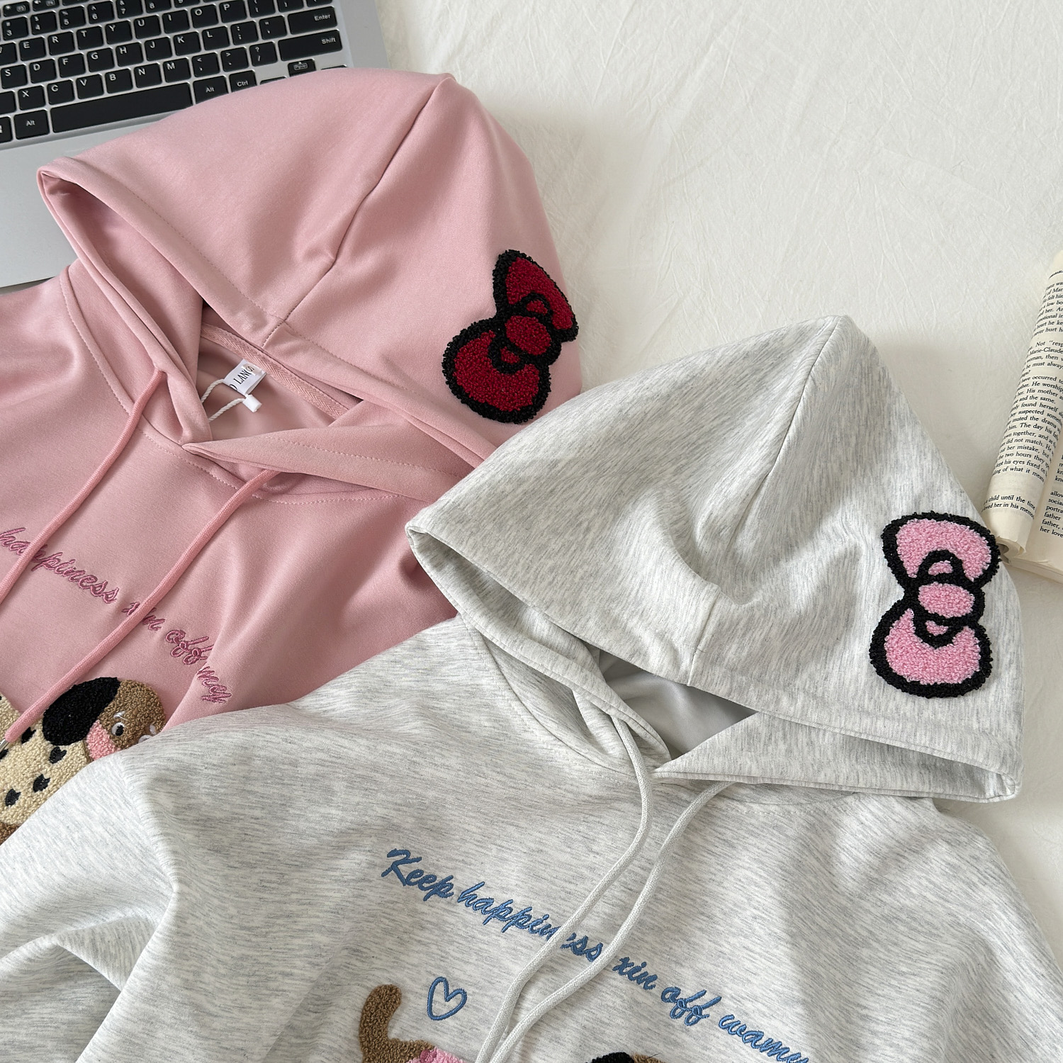 White water girl, my little dog is very cute. Design sense: printed hooded sweatshirt for women, round neck, Korean_voghion.com