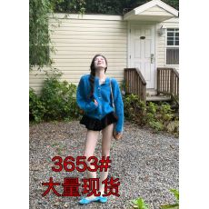 批发蓝色针织毛衣开衫女2026<b class='q'>新款</b>秋冬宽松慵懒高级感初秋克莱因蓝外套