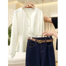 批发实拍2026春装大码女设计感气质长袖V领百搭褶皱收腰衬衫上衣潮