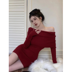 批发新年红抖音天猫品质针织露肩连衣裙秋冬纯欲辣妹包臀一字肩短裙