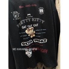 批发设计师款趣味卡通印花KT猫公仔装饰<b class='q'>宽松</b>大版卫衣(配胸针)