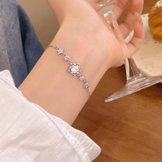 批发轻奢小众高级感冰透蓝色星星手链女高级感抽拉式锆石手 串手饰