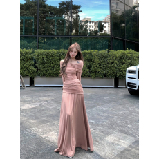 批发实拍实价艺术美学一字肩气质上衣高级感两件套高腰半身裙针织套装