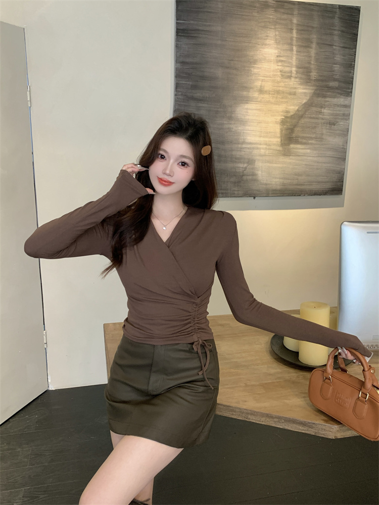 이른 가을 프랑스식 불규칙 주름 십자가 V넥 기본 셔츠 티셔츠 여성 외국 가스 몸매 가꾸기 인사이드 가져 가라. 쇼트 스타일 맨위 가을