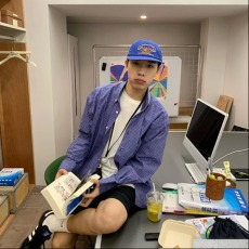 批发时尚慵懒流行日系气质简约百搭原宿ins<b class='q'>潮流</b>文艺新款衬衫潮