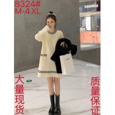批发时尚气质小香风直筒毛衣裙秋冬季新款宽松显瘦圆领针织连衣裙女装