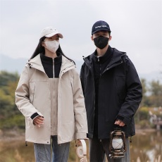 批发高品质情侣款三合一防水加厚保暖可脱卸内胆两件套冲锋衣外套爆款
