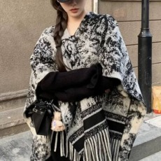 批发水墨画黑白花纹围巾秋季围脖女韩版百搭高级感保暖旅游季斗篷披肩