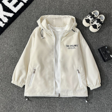 批发2024秋季<b class='q'>男童</b>外套<b class='q'>春秋装</b>开衫新款休闲男孩中大童外搭防风冲锋衣潮