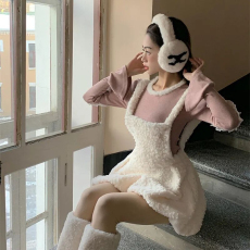 批发<b class='q'>冬</b>季可爱风盐系奶甜收腰毛绒背带连衣裙+花边喇叭长袖打底衫套装