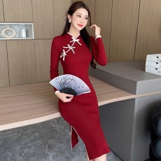 旗袍年轻款高端气质复古少女紧身中式改良红色针织包臀连衣裙秋冬