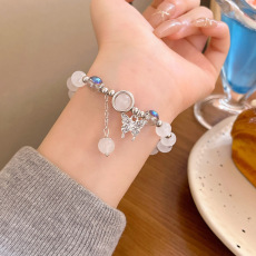 批发韩系爆款猫眼石串珠手串超闪蝴蝶吊坠手链女高级感闺蜜礼物手饰品