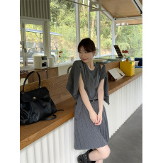 批发实拍实价~设计感套装百搭圆领毛衣开衫百褶<b class='q'>背心裙</b>两件套