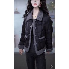 批发高档白鸭绒<b class='q'>羽绒服</b>女装短款2025冬季新款时尚显瘦轻奢修身外套上衣