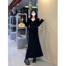 批发实拍～大码女装黑色两件套微胖mm灯芯绒金扣<b class='q'>西装</b>鱼尾半裙加绒套装