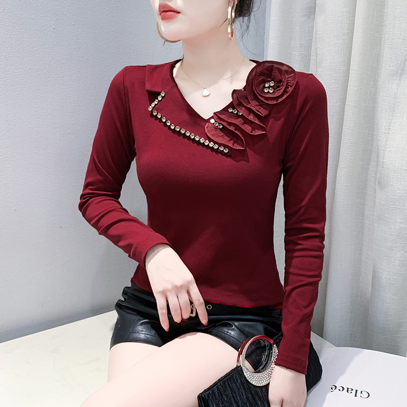 실사 2026 봄 가을 새로운 패션 품격 다용도 몸매 가꾸기 슬림해 보이는 V넥 디자인 연령 감소 긴팔 티셔츠 여성 셔츠
