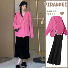 批发新品~2024秋<b class='q'>冬</b>新款慵懒风穿搭设计感毛衣百搭连衣裙两件套