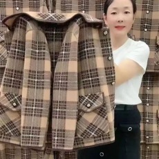 批发中老年毛呢外套女新款秋冬季翻领纯色<b class='q'>妈妈</b>装中长款显瘦大码女装潮