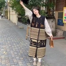 批发秋冬装日系复古宽松文艺民族图案<b class='q'>提花</b>撞色设计针织无袖背心<b class='q'>连衣裙</b>