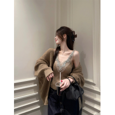 批发实拍实价~ 法式重工镶钻V领修身吊带+外搭长袖<b class='q'>宽松</b>针织开衫