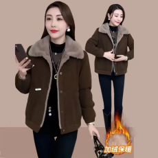 批发灯芯绒外套女冬季加绒保暖加厚百搭时尚减龄宽松显瘦遮肚子<b class='q'>妈妈</b><b class='q'>装</b>