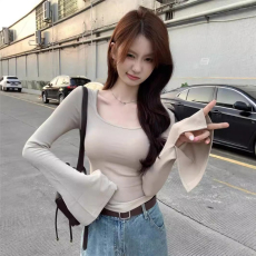 批发外贸韩版设计感长袖<b class='q'>T</b><b class='q'>恤</b>女春新款美式别致上衣少女修身内搭打底衫