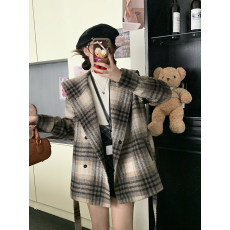 批发实拍2025秋冬新款<b class='q'>胖</b><b class='q'>mm</b><b class='q'>大码</b>女高级感收腰加厚格子外套上衣