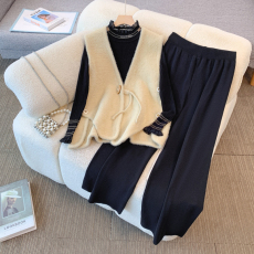 批发实拍2025秋冬大码<b class='q'>女装</b>胖mm小香风加厚针织马甲打底衫阔腿裤三件套