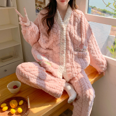 批发新款提花绒月子服秋冬季加绒加厚孕妇睡衣女法兰绒珊瑚绒产后哺乳