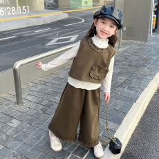 批发【原版面料】小孩子套装春秋2024新款时髦小<b class='q'>女孩</b>打底衫+马甲+裤子