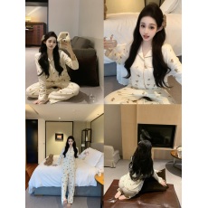批发实拍女士睡衣可爱动物印花开衫长袖V领秋冬家居<b class='q'>服</b>套装