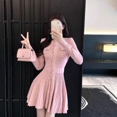 批发25年秋冬季小香风圆领长袖针织<b class='q'>连衣裙</b>收腰A字裙小个质气质打底裙