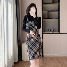 批发<b class='q'>格子</b>长短款磨毛吊带<b class='q'>连衣裙</b>女秋冬设计感打底两件套