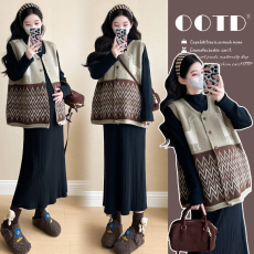 批发实拍~2024秋<b class='q'>冬</b>新品韩版时尚马甲+加厚保暖打底裙两件套套装