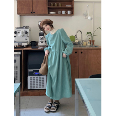 批发chic粉色灯芯绒<b class='q'>连衣裙</b>女秋季新款洋气收腰灯笼袖淑女A字裙子