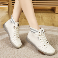 批发中帮英伦风时尚软底板鞋<b class='q'>休闲</b>小白鞋女货号