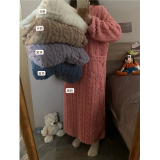 批发实拍实价秋<b class='q'>冬</b>加厚保暖珊瑚绒法兰绒宽松行走的大杯子长款睡袍睡裙