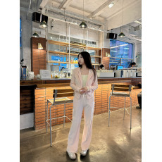 批发famouswang2024年秋季新款气质<b class='q'>天鹅</b>绒粉色温柔休闲套装