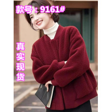 批发2025初冬今年流行独特超好看小香风红色短款加厚羊羔毛外套女冬季