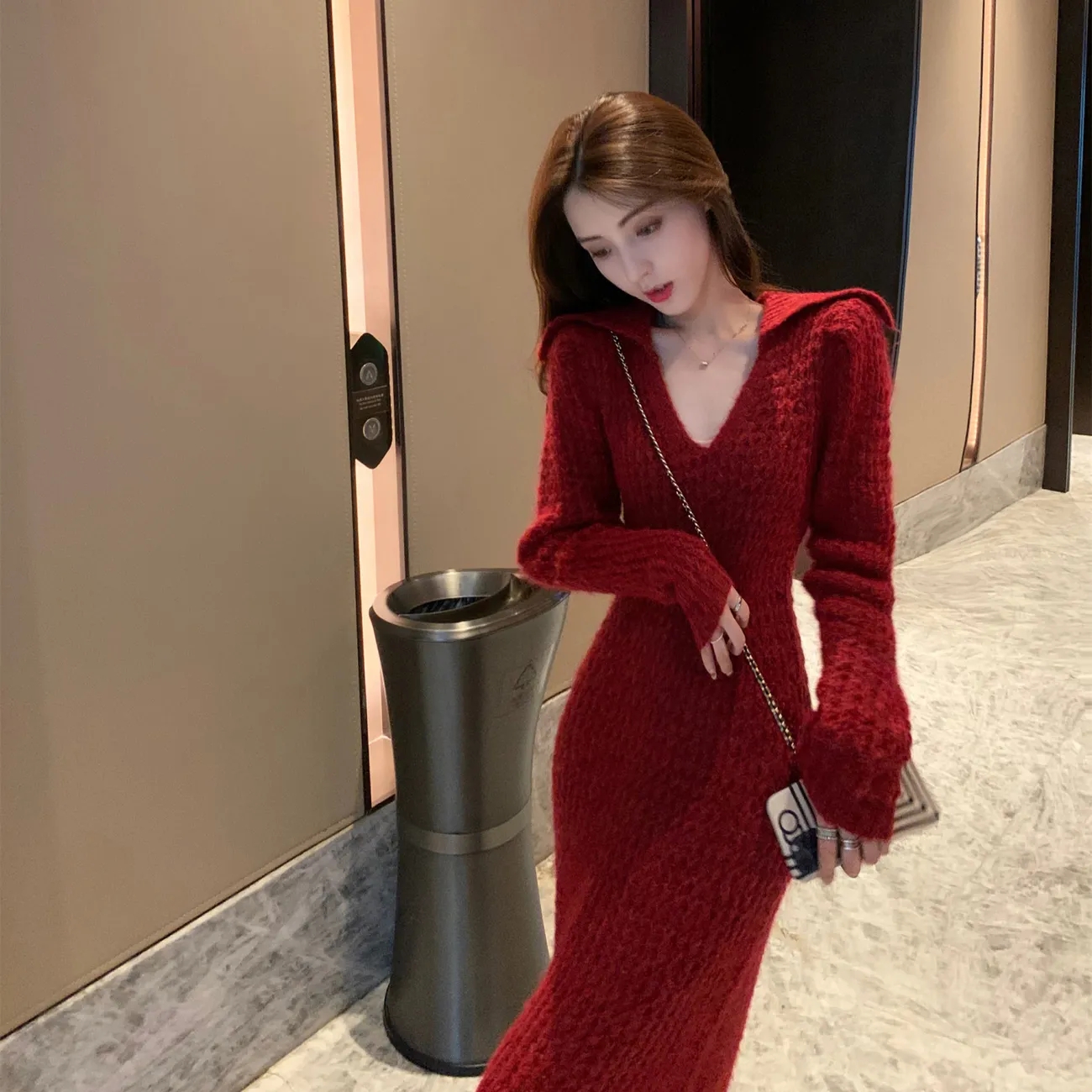 흔들어서 톤 주간 고양이 품질 빨간색 니트 드레스 가을 겨울 작은 샤넬 스타일 몸매 가꾸기 만나는 인사이드 가져 가라. 새해 스웨터 롱 스커트