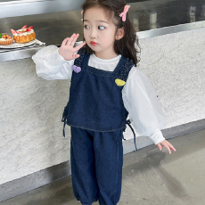 批发<b class='q'>女童</b>套<b class='q'>装</b>春秋款2024新款儿童秋装宝宝时髦洋气休闲<b class='q'>牛仔</b><b class='q'>马甲</b>三件套