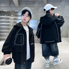 批发<b class='q'>男童</b>外套<b class='q'>春秋款</b>2024新款中大儿童装秋季洋气男孩秋冬风衣网红潮牌