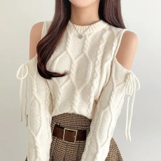 批发现有货 <b class='q'>韩国</b>chic设计感露肩小心机蝴蝶结绑带麻花长袖毛衣